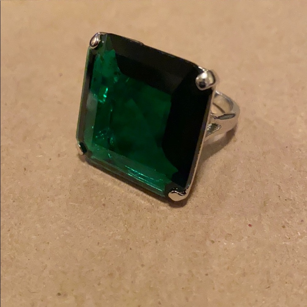 Cocktail ring